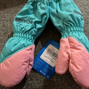 NWT  youth o/s Columbia gloves